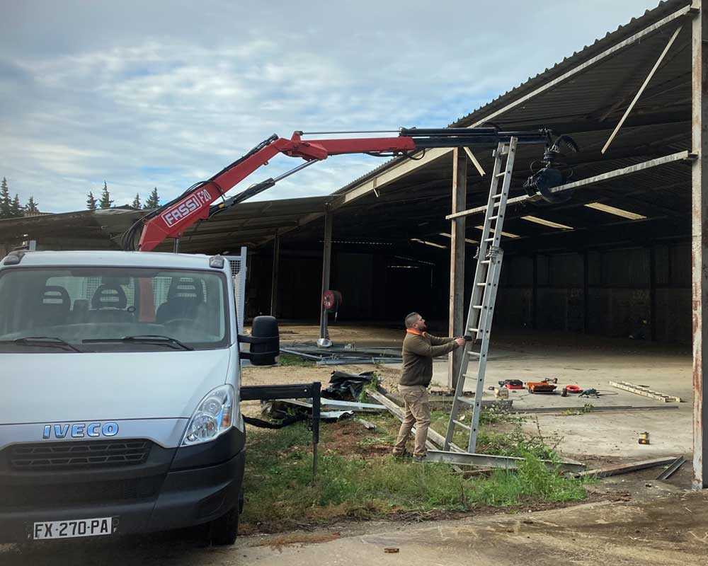 Camion-grue en intervention